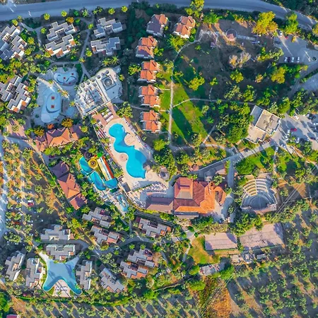 Sahara Aqua Halal Hotel 4*